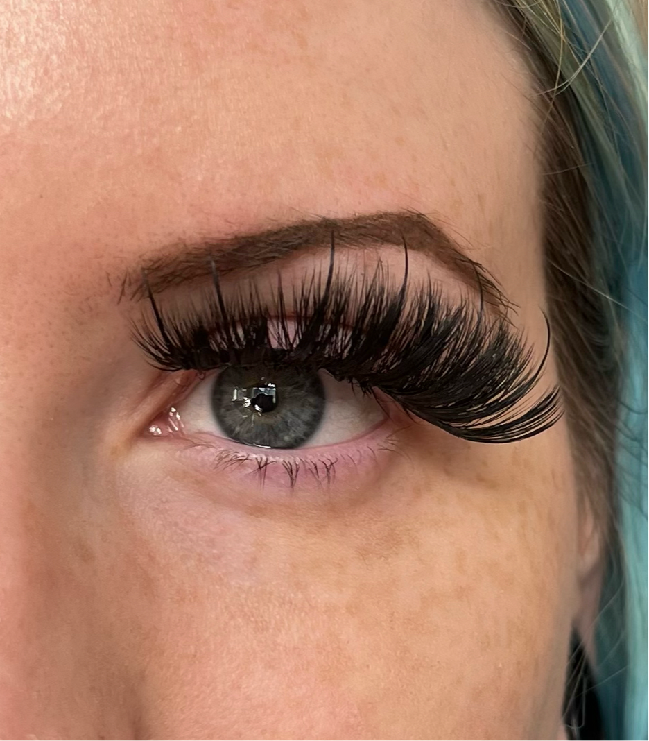 Baby girl - Mega Volume Strip Lash