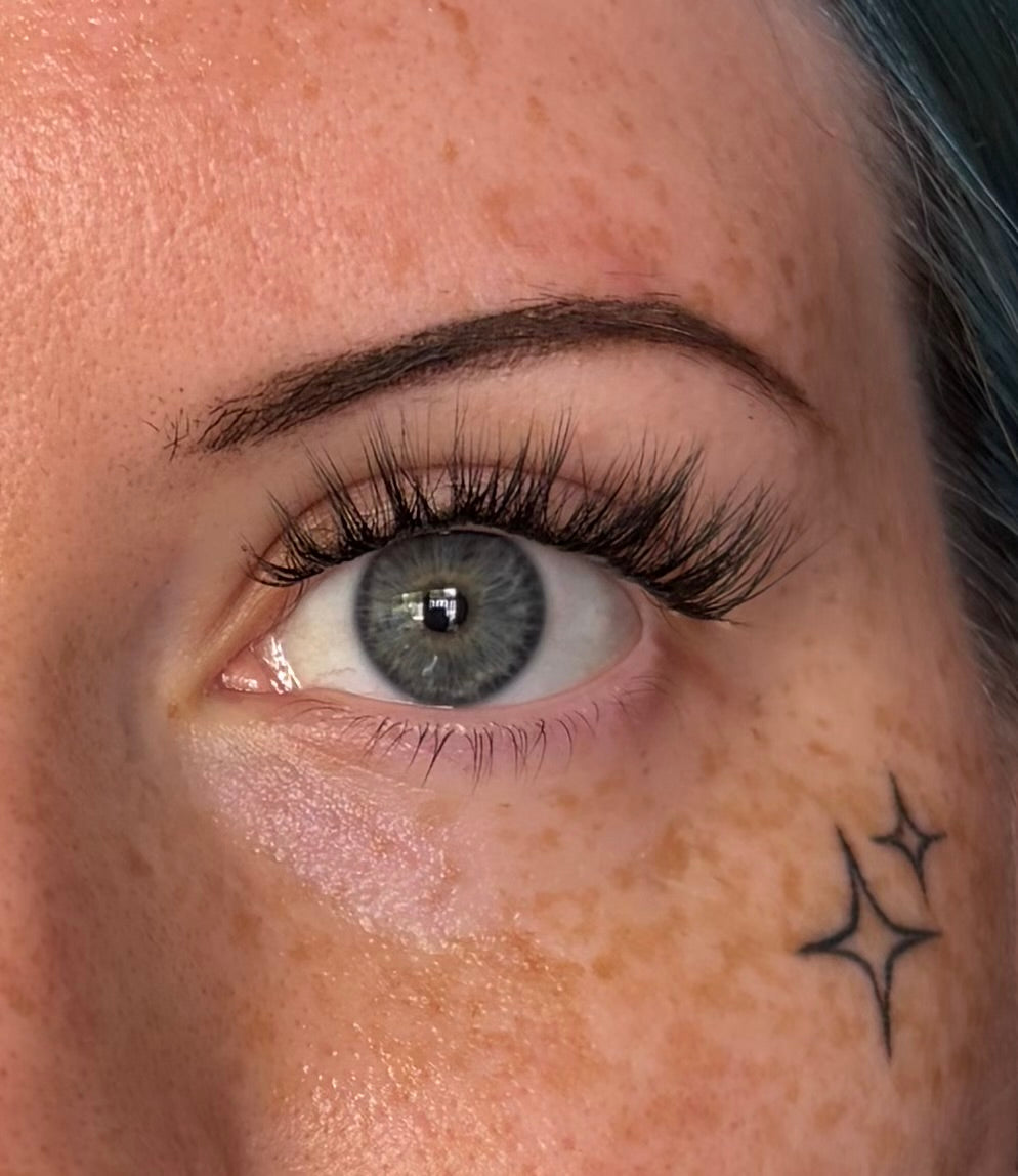 A Lash To Remember - Cluster lashes