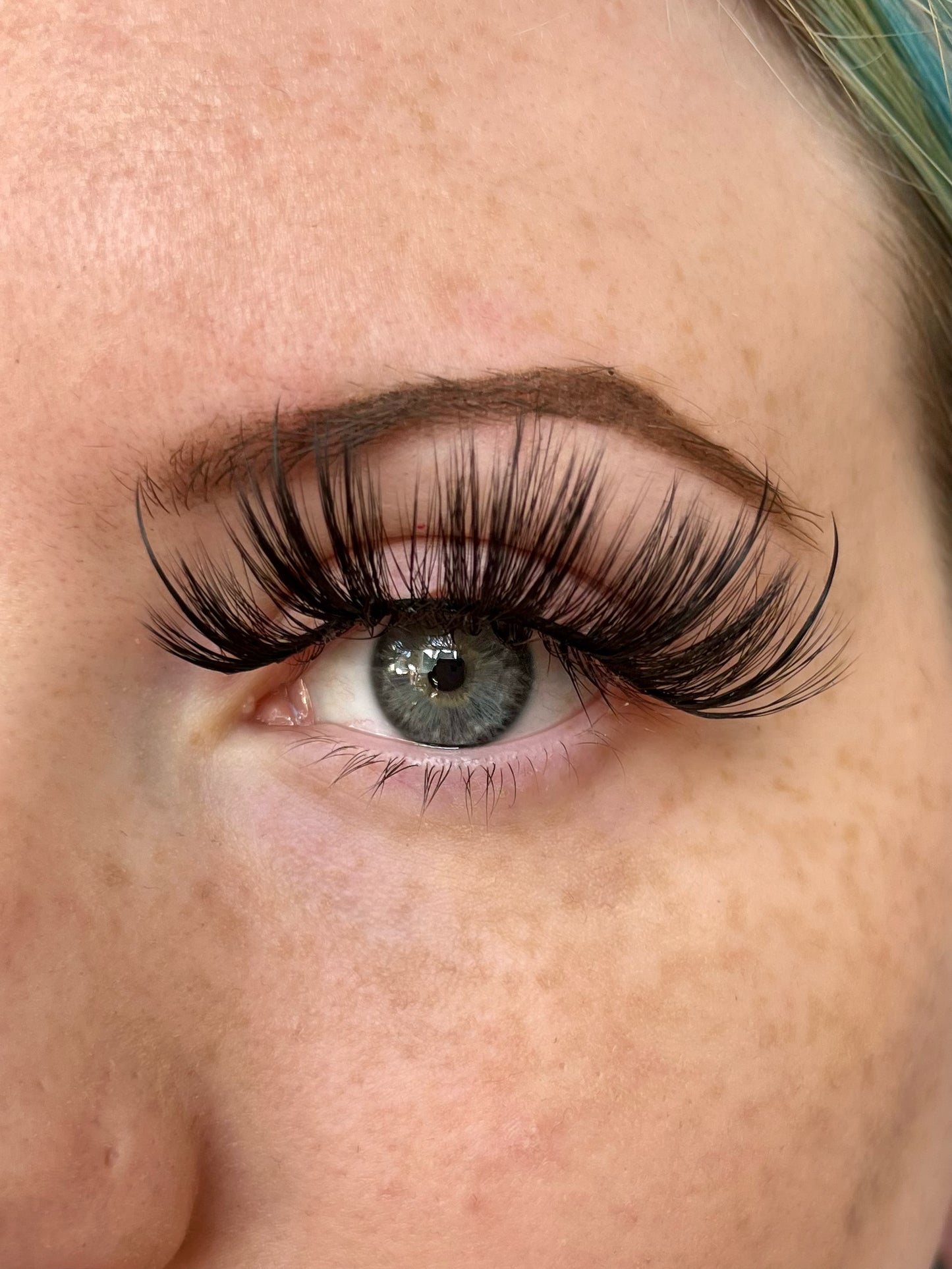 Brat - Mega Volume Strip Lash